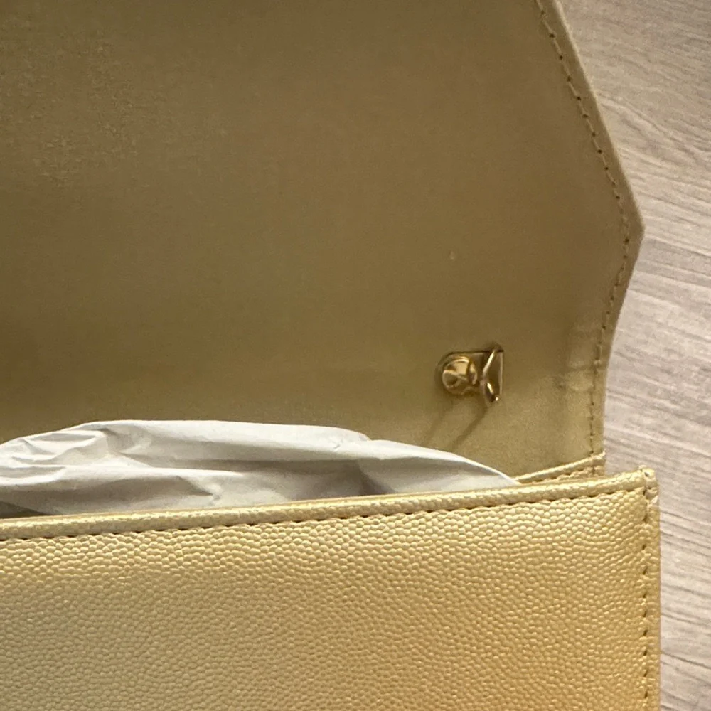 Christian Lacroix Glam Gold Caviar Clutch W/ Crossbody Chain 9” x 5” x 1” NEW ❣️